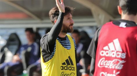 La Selección ensayó en un maltrecho estadio de Huracán