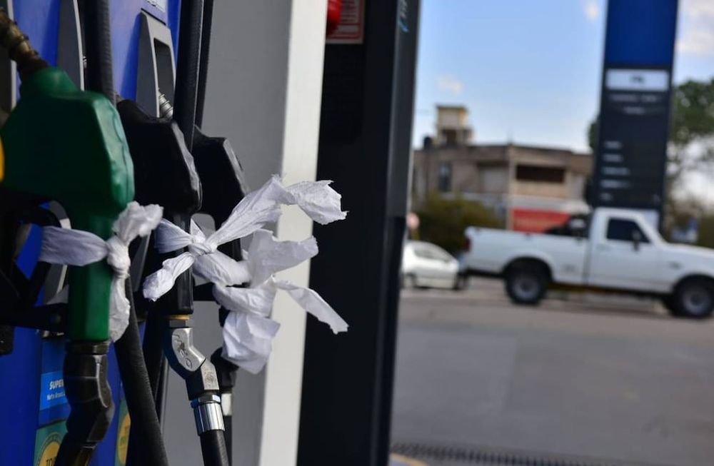 Hasta que no lleguen los barcos con combustible seguirá la escasez