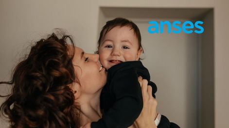 El nuevo monto mensual de la AUH será de $87.598,40 por hijo, con una retención del 20%.
