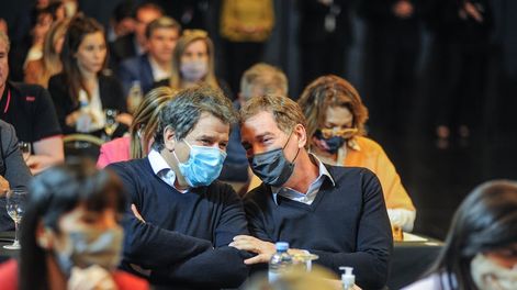 Los Andes | Santilli y Manes se mostraron juntos en el cierre de campaña (Foto: Federico López Claro)