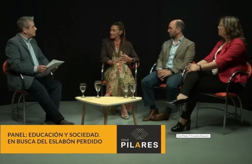 El panel sobre Educación y sociedad estuvo conducido por el editor de Sociedad, Fernando G. Toledo, y contó con la participación de Laura Horta (U. Maza), José Thomas (director general de Escuelas) y Ana Sisti (UNCuyo).