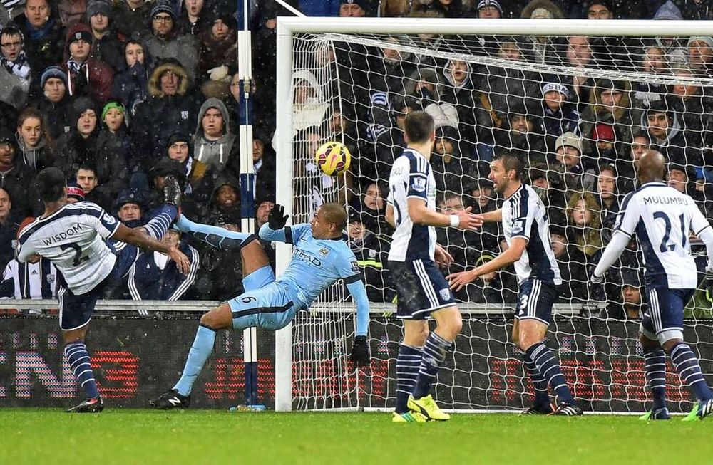 Manchester City golea ante el Bromwich para seguir acechando
