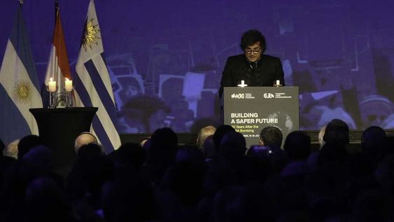 El presidente, Javier Milei, encabezo el cierre de la conferencia internacional sobre seguridad y terrorismo Construyendo un futuro más seguro, 30 años después del atentado a la AMIA-DAIA, organizada por El Congreso Judío Mundial y el Congreso Judío Latinoamericano, junto a la DAIA y la AMIA.FOTO NA:MARIANO SANCHEZ
