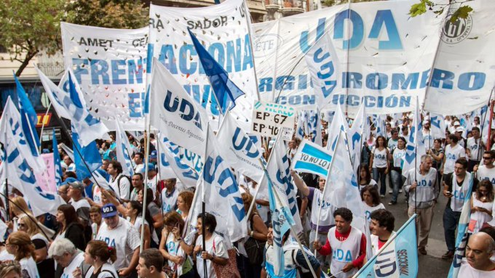 UDA logró suspender la aplicación de la reforma laboral en educación.