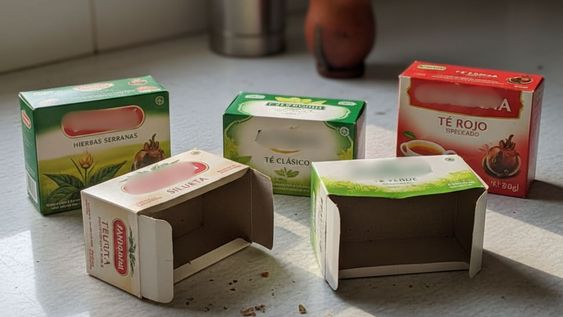 no las tires: reciclar las cajas de carton de te esta de moda y son ideales para ordenar