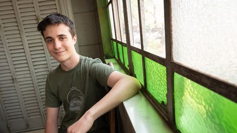 Los Andes | Pedro Astié está cursando el último año de la secundaria, también estudia Japonés y se ganó una beca para ir a perfeccionar este idioma en Japon  Foto: Ignacio Blanco / Los Andes