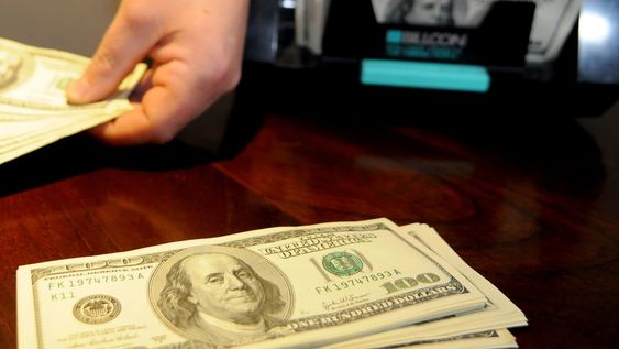 La AFIP tiene un plazo para la devolución del pago a cuenta del Impuesto a las Ganancias FOTO: ANDRES LARROVERE / LOS ANDESEl Financial Times cree que la Argentina va directo a una devaluación.