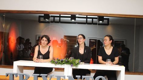 Las finalistas: Alma Cabral, Andrea Donadio (ganadora) y Delvis Huck, agasajadas en bodega Trivento.