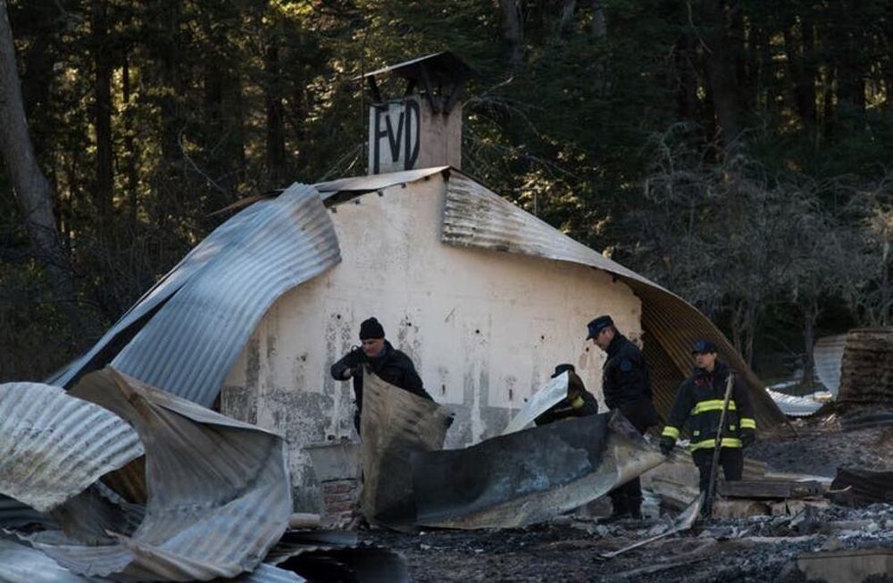 Los conflictos los están provocando grupos inmigrados hace pocos años desde Chile, donde los gobiernos, sean conservadores o socialistas, no toleran discusiones sobre la soberanía en la Patagonia chilena.