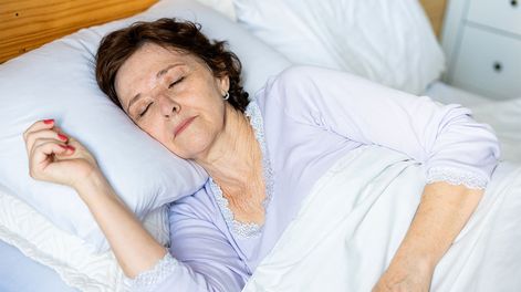despues de los 60 anos, ¿es mejor levantarse temprano o dormir mas?