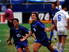 Gabriel Batistuta y Diego Maradona Gabriel Batistuta y Diego Maradona