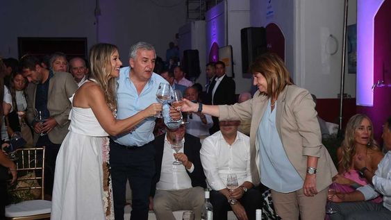 Vendimia 2023  En la Bodega Belasco de Baquedano se realizó el agasajo de Bodegas de Argentina 2023, donde se reunieron empresarios y políticos. Gerardo Morales Gobernador de jujuy, su esposa y Patricia BullrichFoto: José Gutierrez / Los Andes