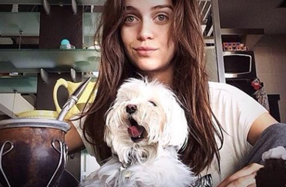 Zaira Nara no le teme a las selfies naturales