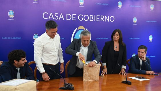 La refuncionalización incluye alteo de la traza, ampliación de puentes y reencarpetado en 11,6 kilómetros.