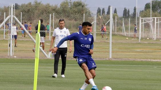 Cristian Colmán evolucionó favorablemente de una sobrecarga muscular que lo había marginado de los últimos tres partidos de Godoy Cruz. / Gentileza Prensa CDGAT.