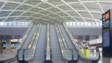 Los Andes | La salida de la crisis. Según diario La Nación, el aeropuerto internacional de Ezeiza fue la alternativa para más de 300 mil argentinos entre 2020 y 2022.