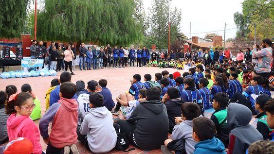 Stevanato lanzó el programa de fútbol infantil en la zona este. Foto: Maipú Municipio.