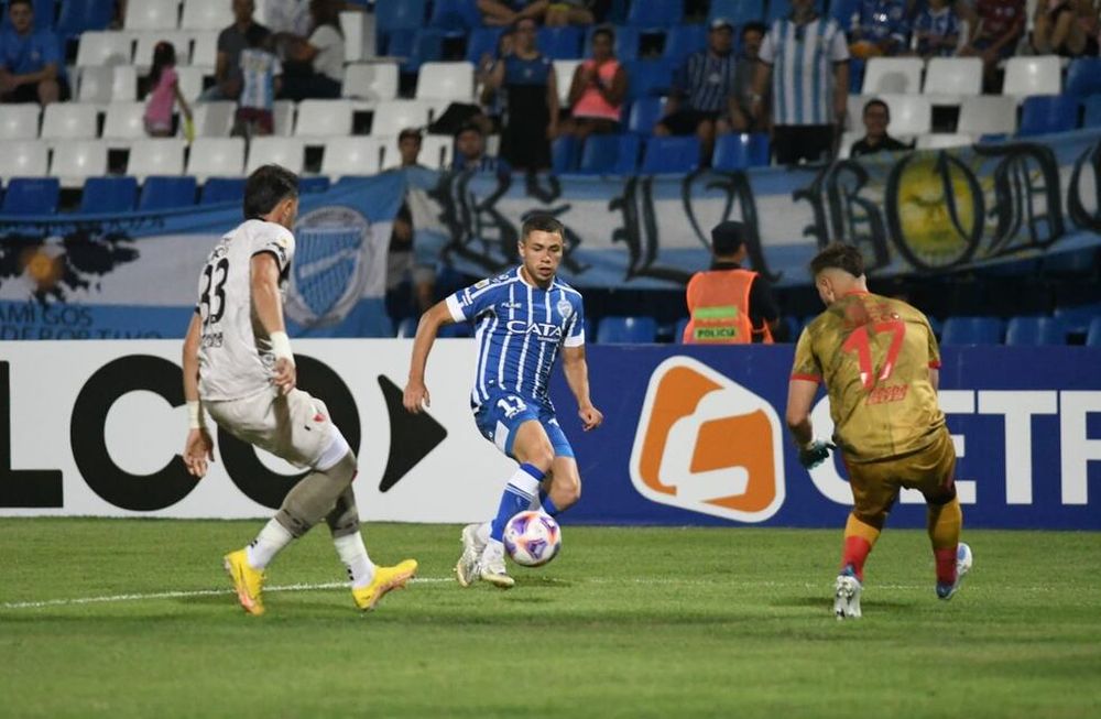 Godoy Cruz enfrenta a Colón de Santa Fe por la segunda fecha de la Liga Profesional / José Gutiérrez