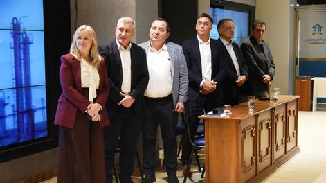 Cuarenta empresas ya integran el clúster minero-energético de Mendoza, que se presentó oficialmente ayer, en la Legislatura