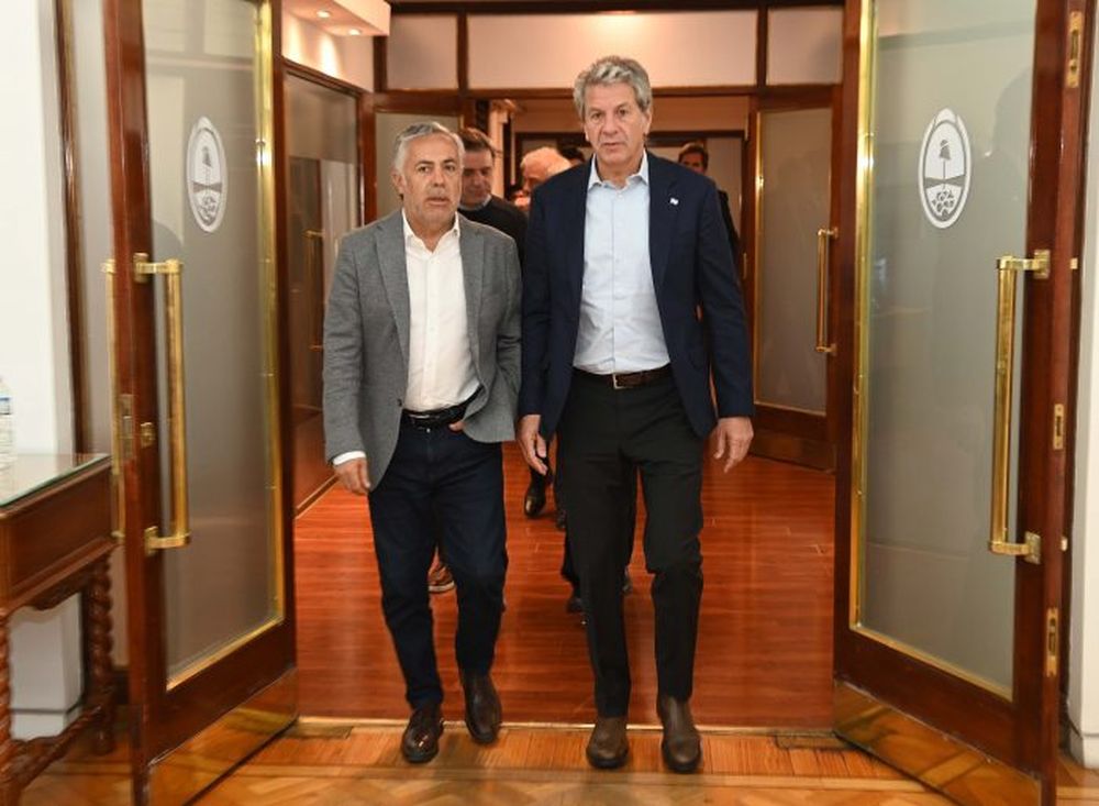 El gobernador, Alfredo Cornejo junto al titular de ARCA, Juan Pazo.