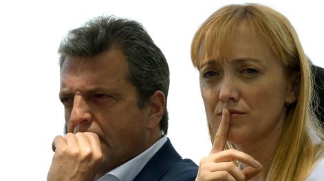 El ministro Sergio Massa junto a la senadora Anabel Fernández Sagasti cuando vino a Mendoza el mes pasado a realizar anuncios que todavía no se concretan. Foto: Orlando Pelichotti