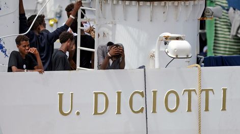 Sarna, desnutrición y deshidratación: el drama en el mar del barco Diciotti