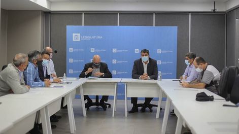 Los Andes | Ayer hubo reunión de comisión en la Cámara de Senadores para tratar el tema de Boleta Única. El radcialismo no consigue acuerdo, ni con el peronismo, ni con los aliados del Pro.