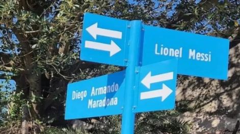 Los Andes | Diego Maradona y Lionel Messi tienen la intersección principal del pueblo.