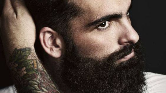Cinco motivos por los cuales un hombre con barba es más seductor