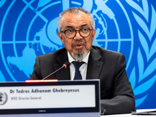 Tedros Adhanom Ghebreyesus, director general de la Organización Mundial de la Salud (OMS), se dirige a los medios de comunicación tras una reunión del comité de emergencia sobre el brote de ébola en la República Democrática del Congo y Uganda Ginebra (Suiza), 20 de mayo de 2026. (Suiza, Ginebra)