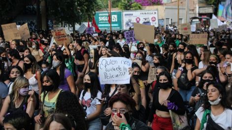 Los Andes | Día de la Mujer trabajadora: diversas actividades buscan visibilizar problemáticas e invitan a reflexionar. Marcha en 2021, en plena pandemia de Covid.