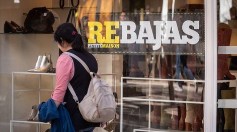El poder de compra de los salarios ha caído por la alta inflación. Foto: Ignacio Blanco / Los Andes