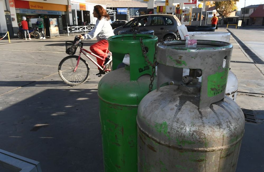 Acceso a red de gas: el desafío de pasar el invierno con garrafa y poca plata en Mendoza