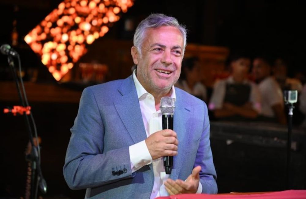 Alfredo Cornejo viajó a España para participar de la Feria Internacional de Turismo y tener reuniones con operadores turísticos. Prensa Gobierno