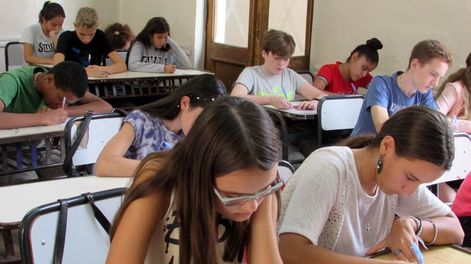 Convocatoria a aspirantes a la Beca “Dr. Adolfo Calle” 2021