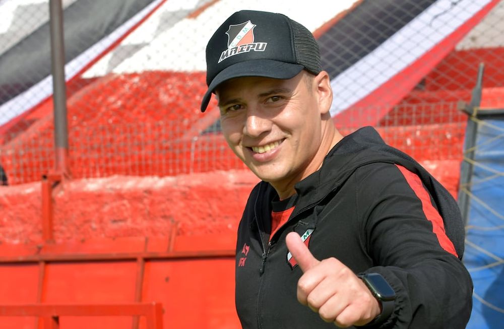 Deportivo Maipú le ganó a Aldosivi y sigue siendo el líder de la Zona B de la Primera Nacional. El entrenador Luis García destacó el compromiso de sus dirigidos. Foto: Orlando Pelichotti