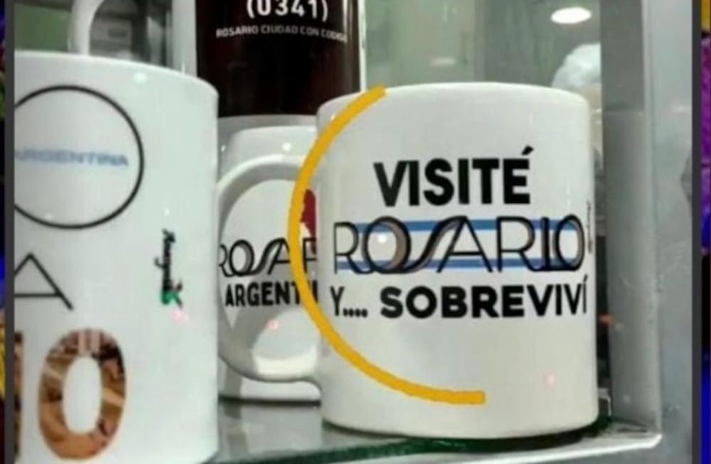 Estos son los recuerdos que se venden en una terminal de Rosario / Twitter