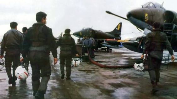 Avión Douglas A-4B Skyhawk o halcón del cielo (Matrícula C 239) ubicado en IMPSA. Voló en la guerra de las Islas Malvinas o conflicto del Atlántico Sur en 1982. Foto tomada el 13 de mayo de 1982. Foto Fuerza Aérea Argentina.Foto: Orlando Pelichotti