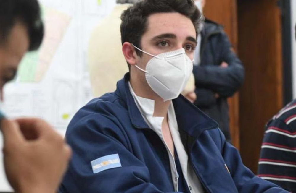 El médico trucho tiene 19 años y daba entrevistas a los medios locales explicando los protocolos para el Covid-19