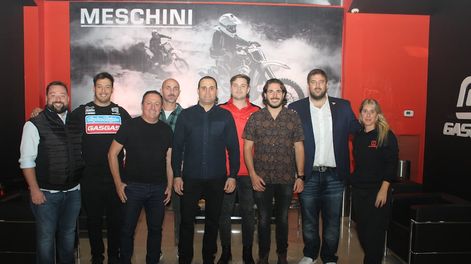 Equipo Meschini junto a los gerentes de las nuevas marcas.