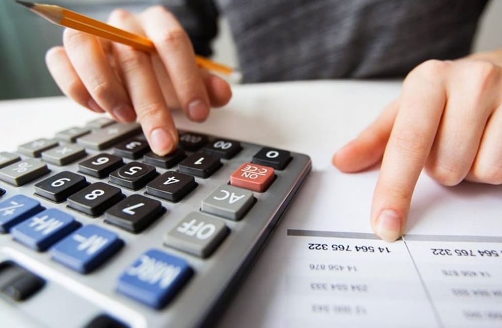 Con la llegada de 2023 y según lo establecido por ley, deberán actualizarse los montos que definen quiénes y cuánto pagan de impuesto a las ganancias. Foto: Gentileza