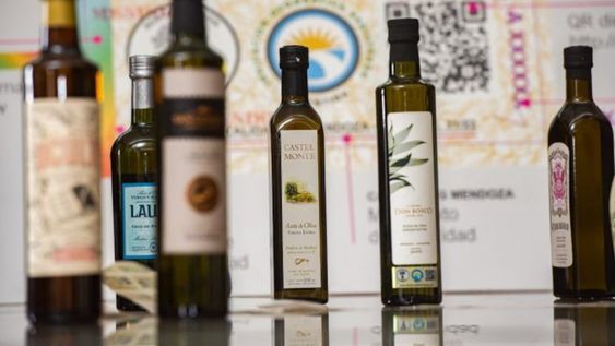 El sello de la Indicación Geográfica permite asegurar la calidad del aceite de oliva. Imagen: Gobierno de Mendoza