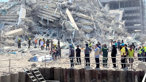 Terremoto: un edificio derrumbado en Bangkok, Tailandia