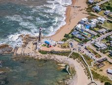 el paraiso playero tranquilo a tres horas de argentina, ideal para este verano