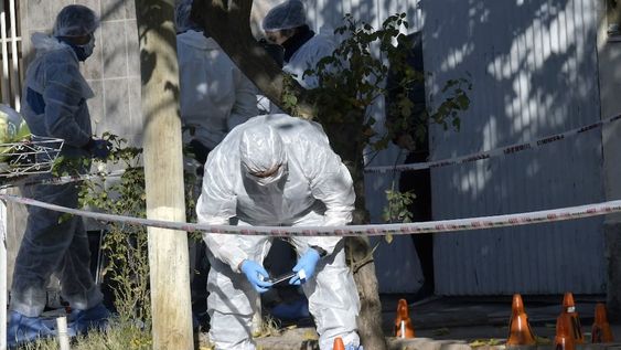 Peritos no lograron hallar la vaina servida tras el disparo en la escena del crimen. O se la llevaron o usaron un revólver. Foto: Orlando Pelichotti / Los Andes