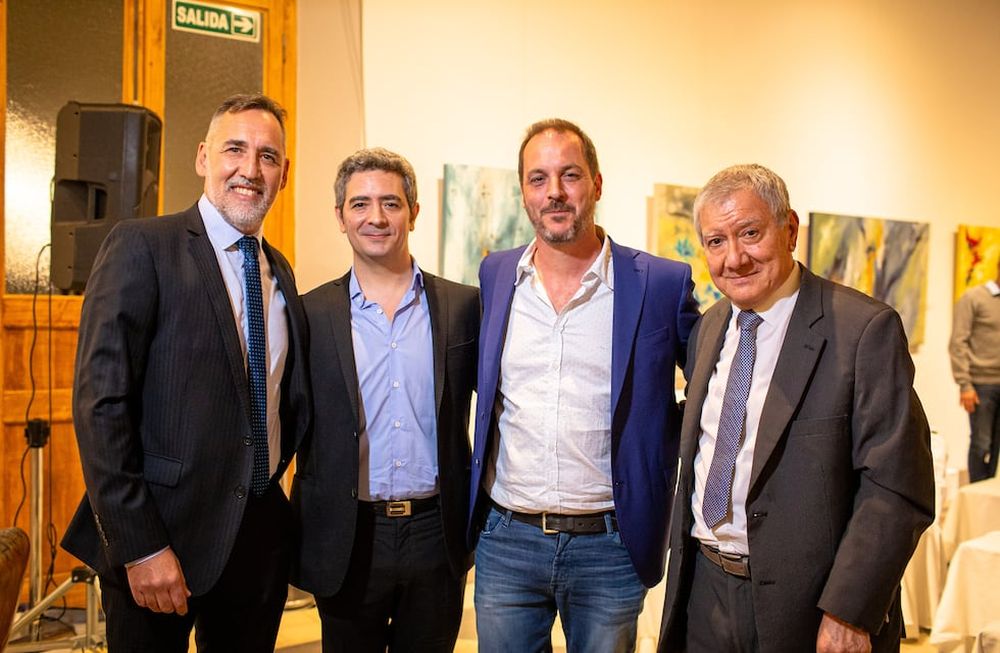 Los socios del emprendimiento felices con la inauguración.