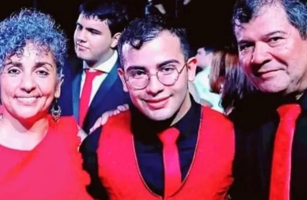 Emerenciano Sena y su pareja, Marcela Acuña, imputados por el femicidio de Cecilia Strzyzowski, fueron trasladados al complejo penitenciario donde se encuentra su hijo, César, para festejar su cumpleaños. Foto: Web.