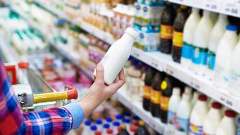 El consumo de lácteos retrocedió 17,3% en toneladas y 14,4% en litros en el primer semestre del año frente al mismo período de 2023.