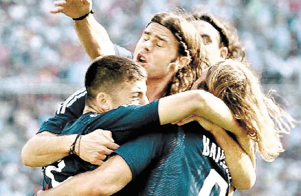 Un día como hoy de 2002: Ganamos en el debut mundialista