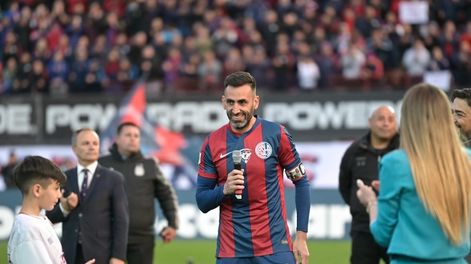 Emotivo homenaje recibió Sebastián Torrico en su despedida de San Lorenzo. Ídolo eterno. / Gentleza.